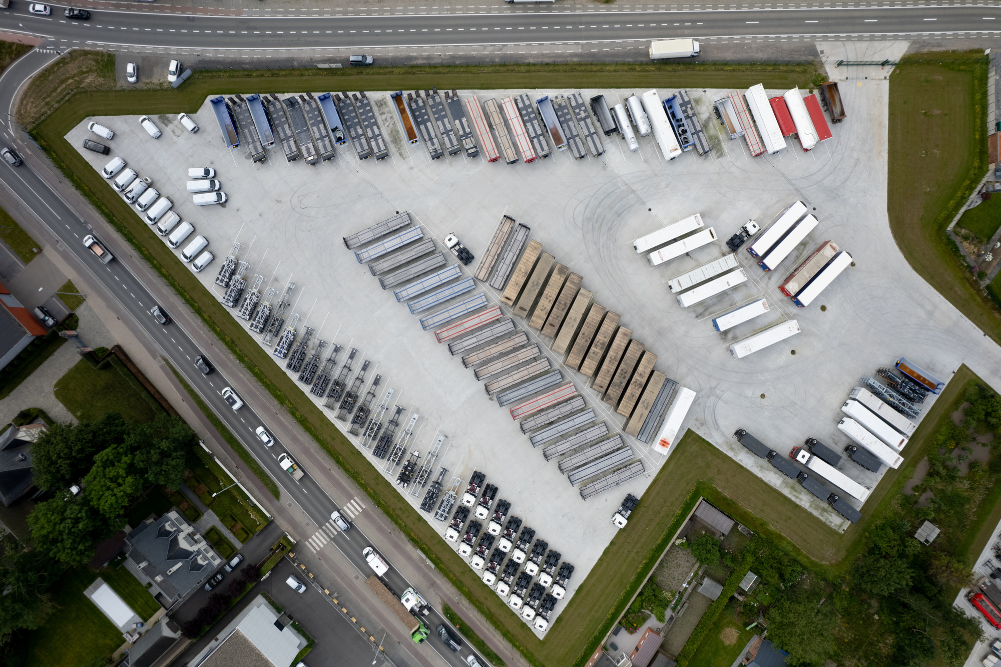 TheTruckCompany - Semi-trailers NICOLAS undefined: picture 1