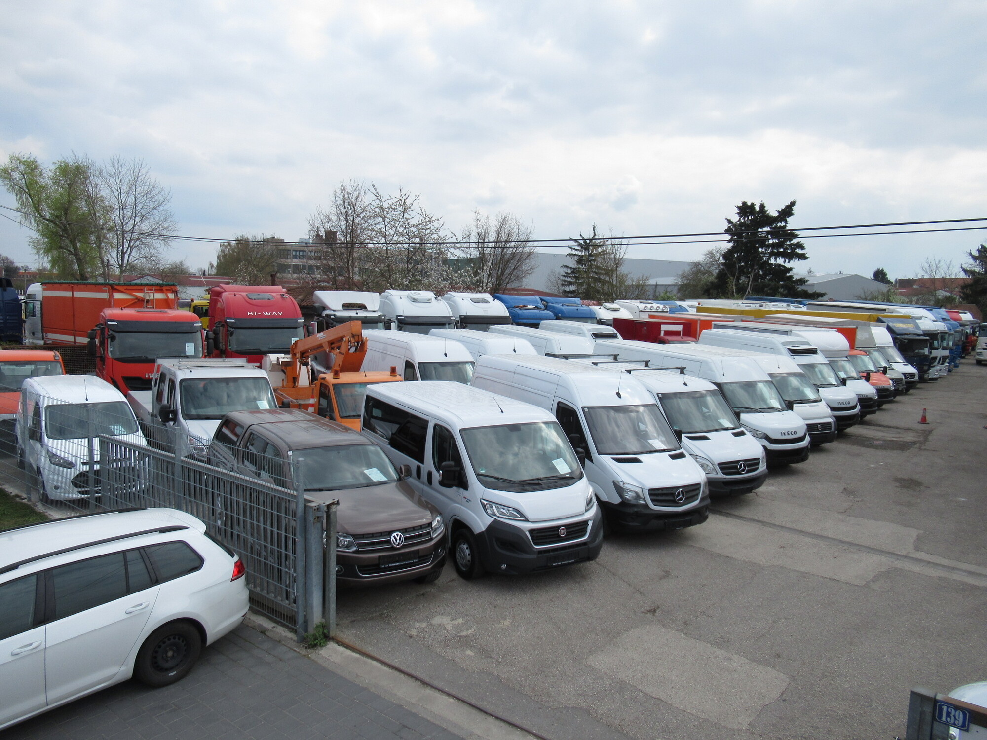 AutoStratis - Vans - 4x4, Euro 6, tail lift undefined: picture 6