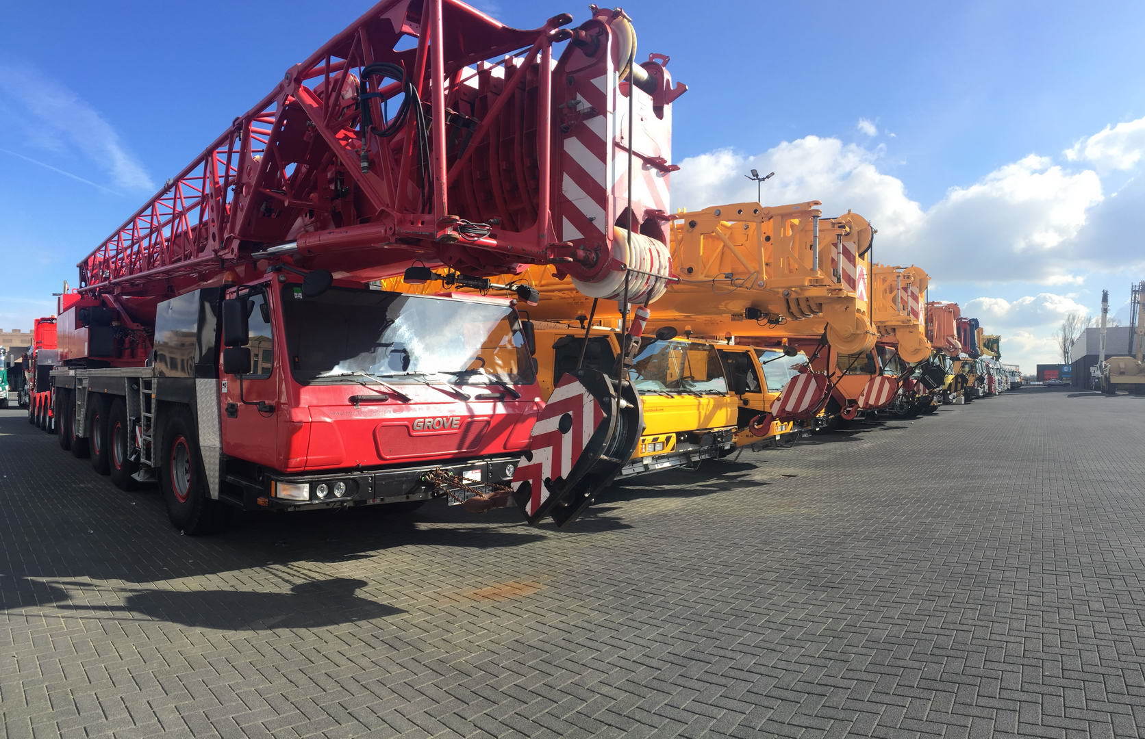 Geurts Trucks B.V. - Tractor units MERCEDES-BENZ - 8x6, gearbox: manual, air conditioner undefined: picture 4