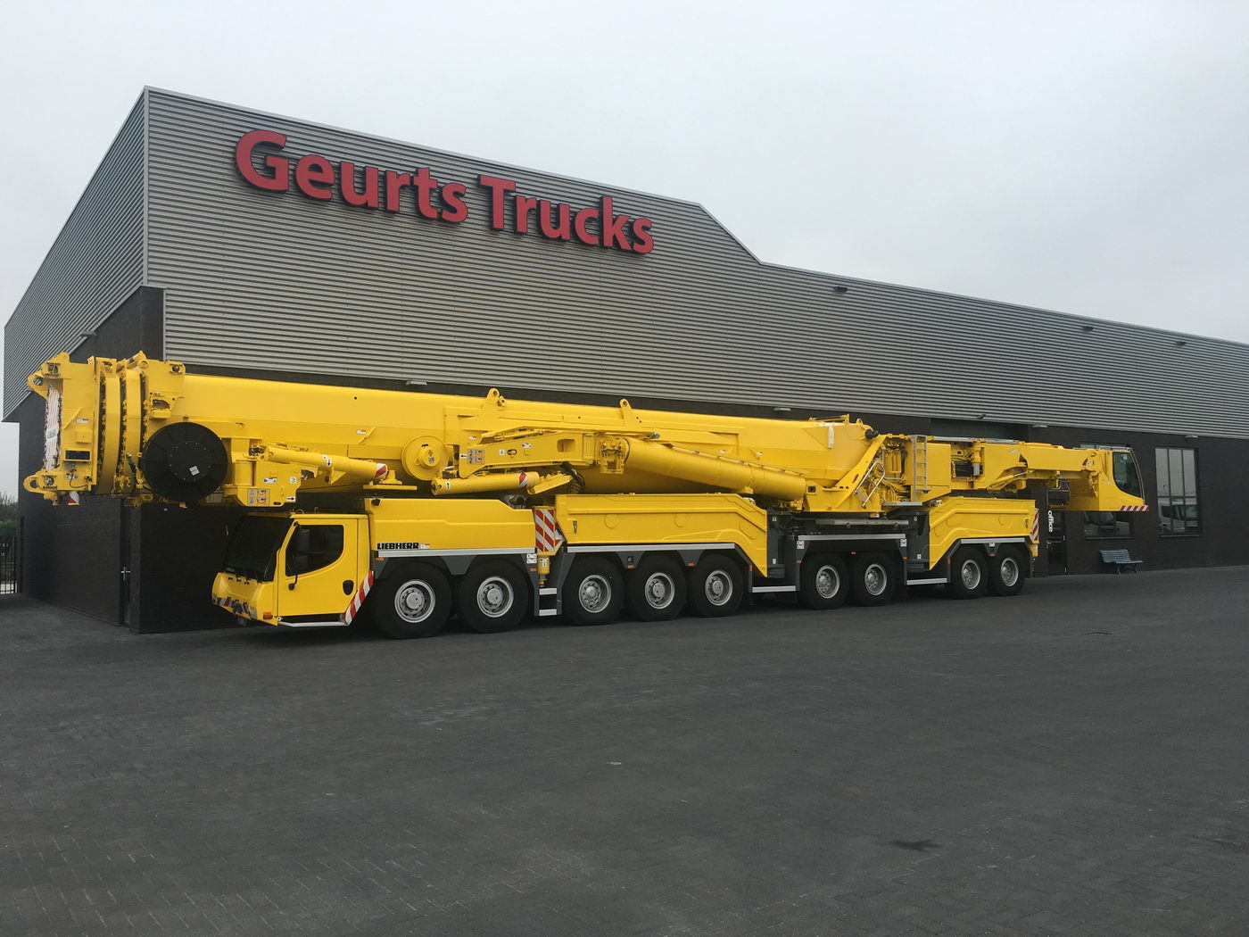 Geurts Trucks B.V. - Tractor units MERCEDES-BENZ - 8x6, gearbox: manual, air conditioner undefined: picture 17