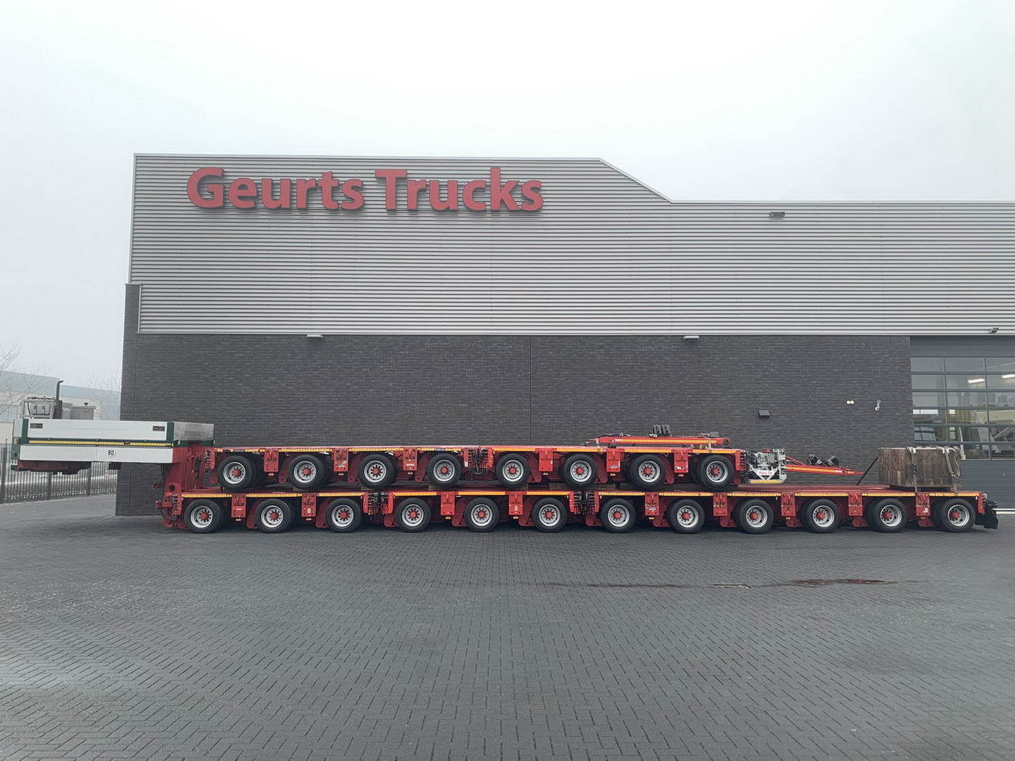 Geurts Trucks B.V. - Tractor units MERCEDES-BENZ - 8x6, gearbox: manual, air conditioner undefined: picture 23
