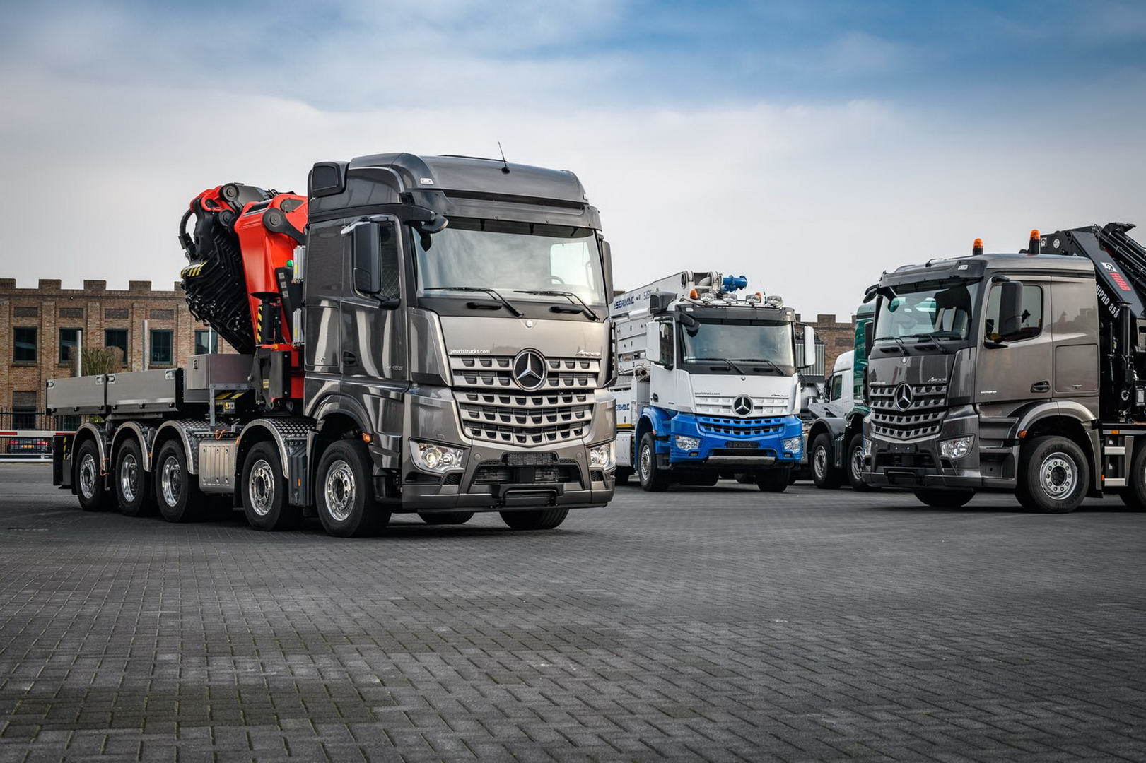 Geurts Trucks B.V. - Tractor units MERCEDES-BENZ - 8x6, gearbox: manual, air conditioner undefined: picture 2