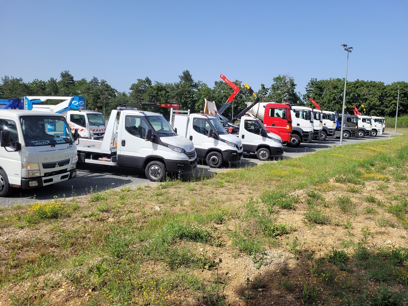 SARL AGVEHICULES undefined: picture 2