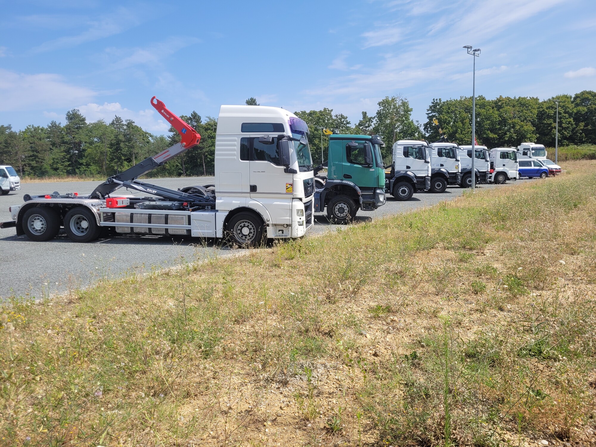 SARL AGVEHICULES undefined: picture 3