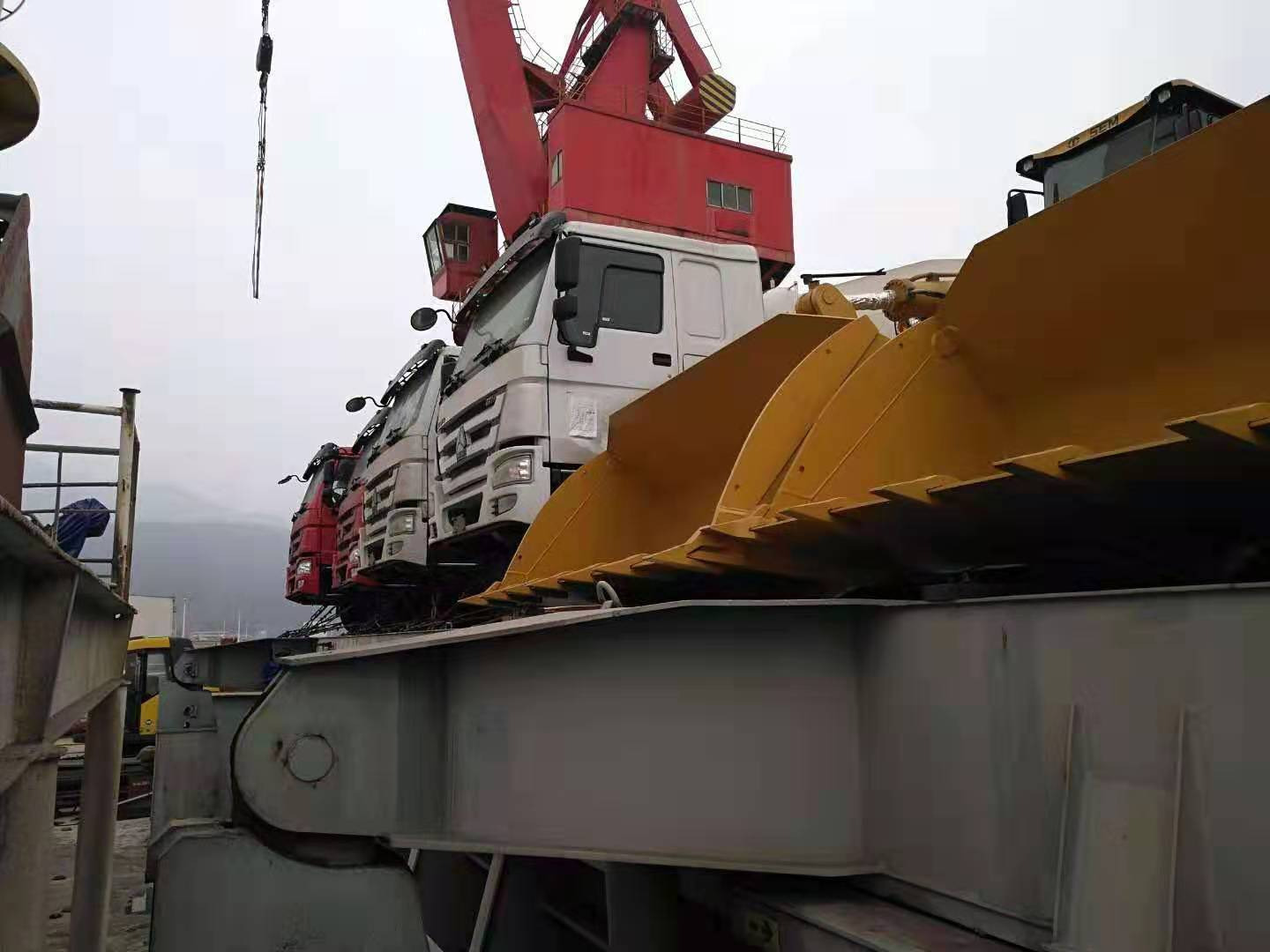 Shandong Guhong Auto Industrial CO., LTD - Trucks - Year: 2020, 6x4, air conditioner undefined: picture 9