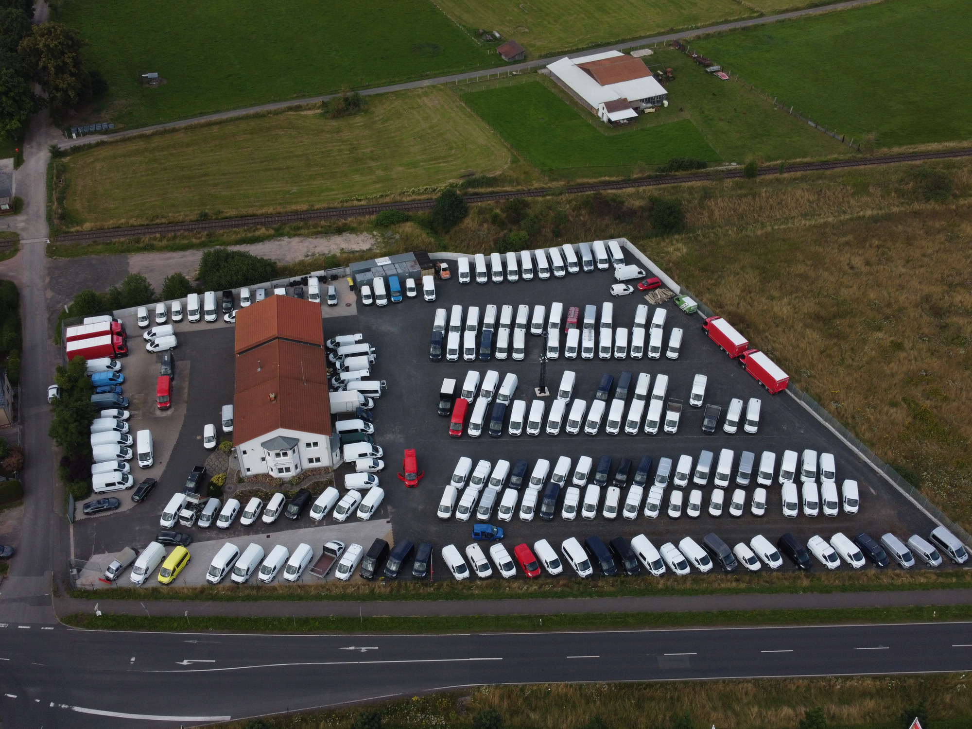 Kaiseroda Transporter GmbH - vehicles for sale undefined: picture 1