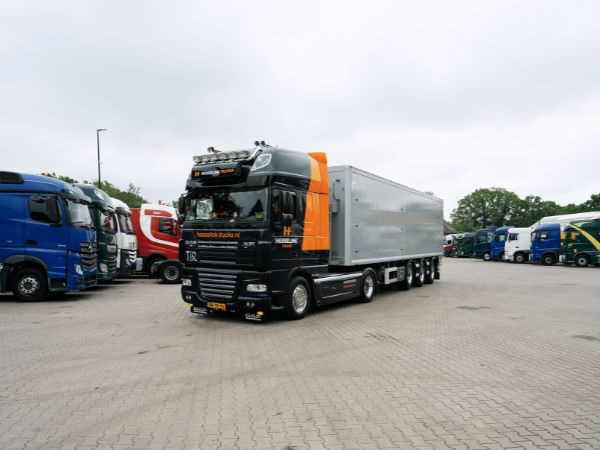 Hesselink Trucks B.V. - vehicles for sale undefined: picture 6