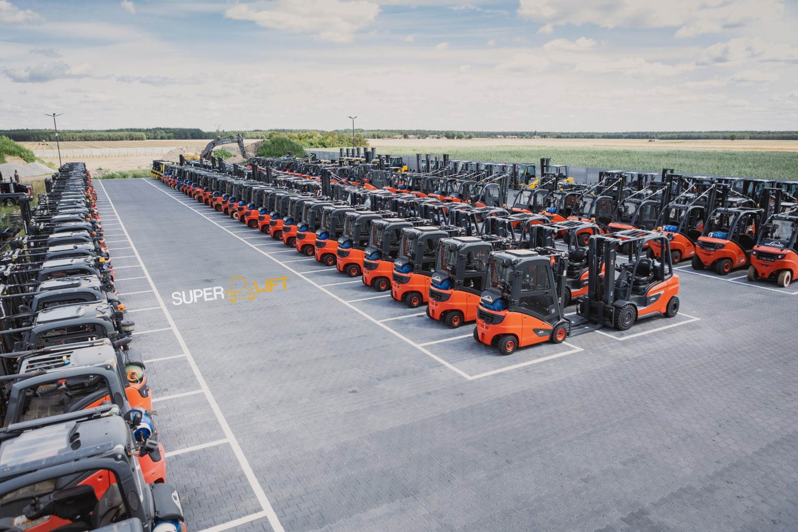 SUPERLIFT - Material handling equipment TOYOTA - LPG undefined: picture 2