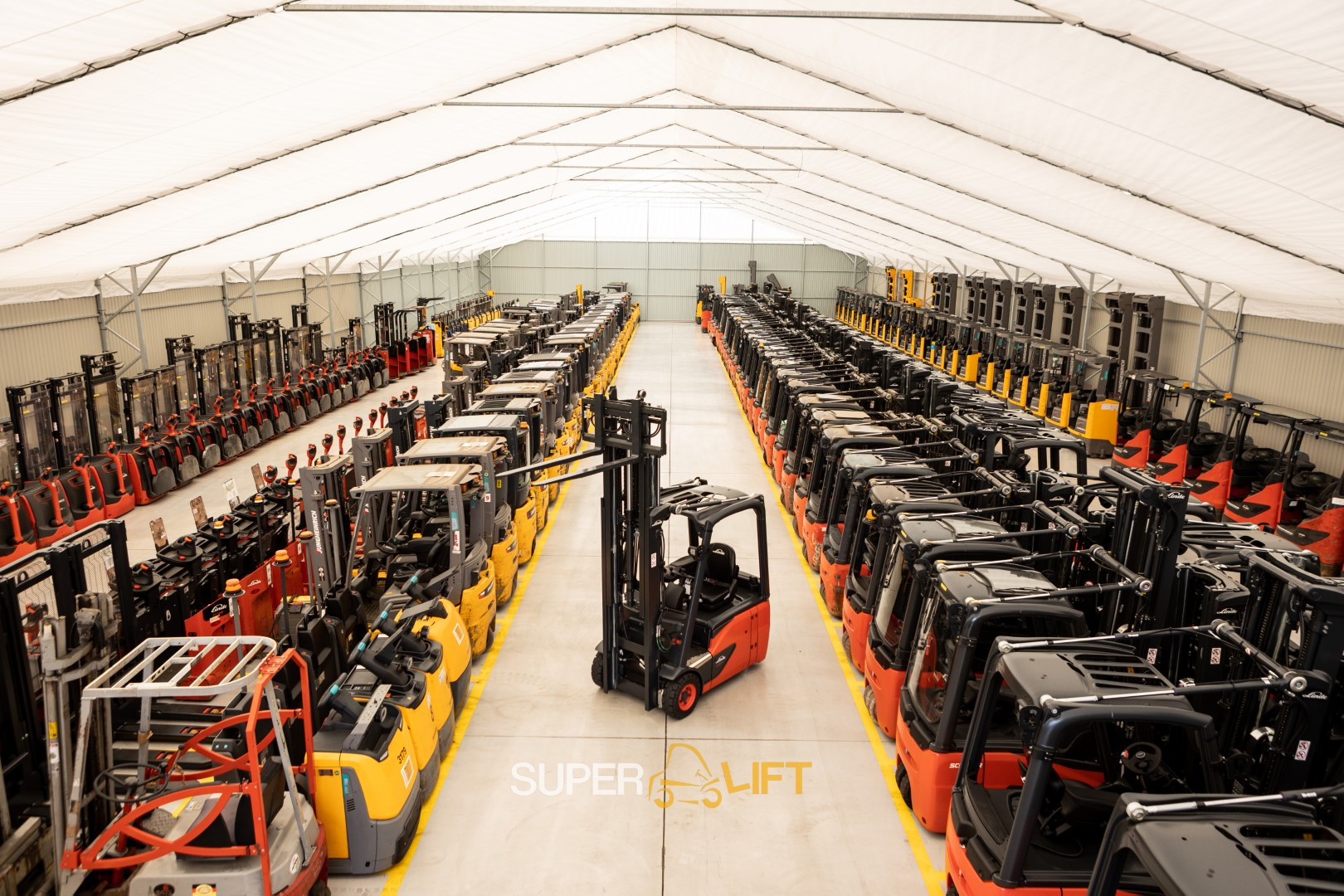 SUPERLIFT - Material handling equipment TOYOTA - LPG undefined: picture 1