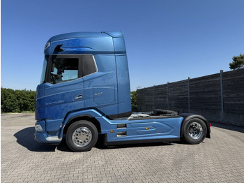 Tractor unit DAF FT XG  530 BLAU METALLIC Limited Edition: picture 3