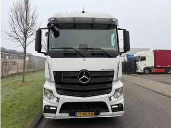 Tractor unit Mercedes-Benz Actros 1940: picture 3