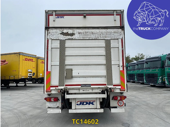 Box truck Mercedes-Benz Antos 1827: picture 3 Box truck Mercedes-Benz Antos 1827: picture 3