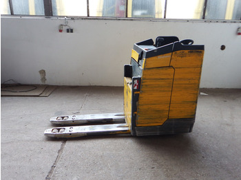 Pallet truck Jungheinrich EKE 20: picture 1