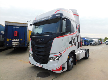 Tractor unit IVECO
