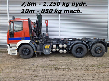 Hook lift truck