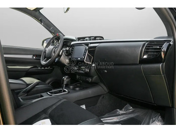Pickup truck, Combi van Toyota Hilux  4X4 Double Cabin: picture 4