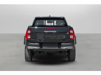 Pickup truck, Combi van Toyota Hilux  4X4 Double Cabin: picture 3