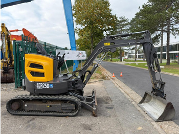 Mini excavator Volvo ECR25D 1159 UREN - SLOOP + SORTEERFUNCTIE - EXTRA HYDR. LEIDINGEN - HYDR SNELWISSEL - CE - BE MACHINE: picture 3 Mini excavator Volvo ECR25D 1159 UREN - SLOOP + SORTEERFUNCTIE - EXTRA HYDR. LEIDINGEN - HYDR SNELWISSEL - CE - BE MACHINE: picture 3