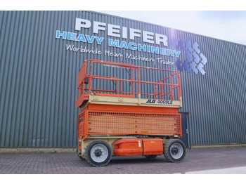 Scissor lift JLG