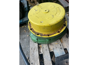 Steering knuckle JOHN DEERE