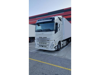 Tractor unit VOLVO FH 500