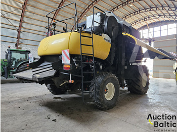 Combine harvester for transportation of food New Holland CR 9080: picture 4