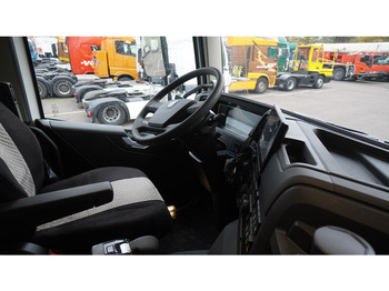 Interior photo 1: Lease a Volvo NEW FMX 460 8X6 TIPPER EURO 6 Volvo NEW FMX 460 8X6 TIPPER EURO 6