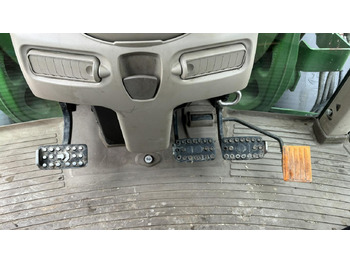 Farm tractor John Deere 6430: picture 2