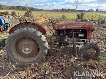 Farm tractor Traktor Massey Ferguson 35: picture 4