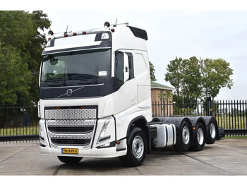 Cab chassis truck Volvo FH 500 Globe 8x2/4 - 147 TKM - PARK. AIRCO - 10 TONS FRONT AXLE - LEATHER SEATS - PTO - LED LIGHTS - TOP CONDITION -: picture 2