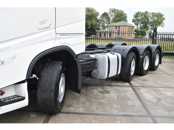 Cab chassis truck Volvo FH 500 Globe 8x2/4 - 147 TKM - PARK. AIRCO - 10 TONS FRONT AXLE - LEATHER SEATS - PTO - LED LIGHTS - TOP CONDITION -: picture 4
