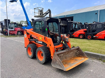 Skid steer loader BOBCAT S450