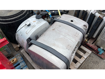 Construction equipment VOLVO FUEL TANKS: picture 3