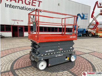 Scissor lift SKYJACK