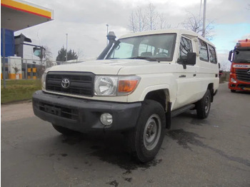 Car TOYOTA Land Cruiser