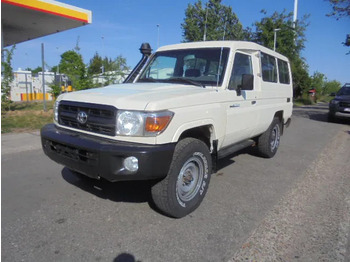 Car TOYOTA Land Cruiser