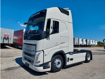 Tractor unit VOLVO FH13