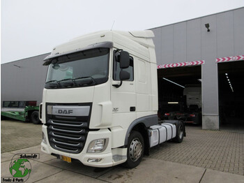 Cab and interior DAF XF 106