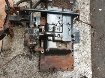 Hydraulics for Farm tractor Case International 84, 85, 95 Ser Hydraulic Lift Cover Assy 406003r22, 399885r1: picture 4