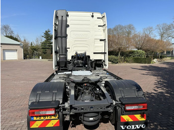 Tractor unit Volvo Volvo FH 500 4x2 ACC I-PARK COOL NEW MODEL FH 500 4x2: picture 4 Tractor unit Volvo Volvo FH 500 4x2 ACC I-PARK COOL NEW MODEL FH 500 4x2: picture 4