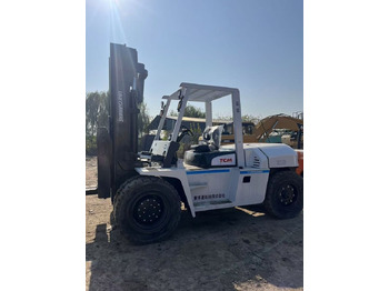 Diesel forklift TCM FD100: picture 2