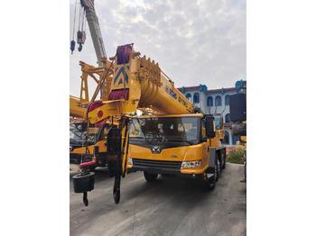 Mobile crane XCMG