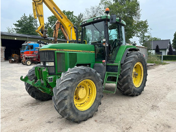 Farm tractor JOHN DEERE 7700