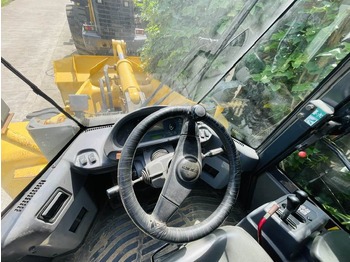 Wheel loader Komatsu WA320-8: picture 4