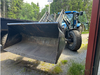 Farm tractor 2009 New Holland T6040 SS w/ Trima front loader: picture 4