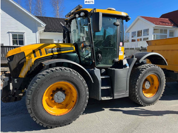 Farm tractor JCB Fastrac 4220