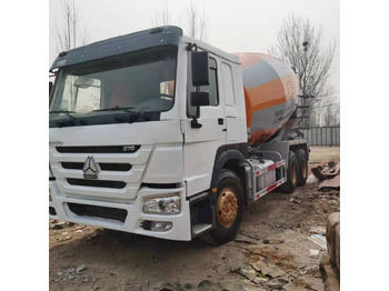 Concrete mixer truck SINOTRUK