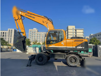 Wheel excavator HYUNDAI