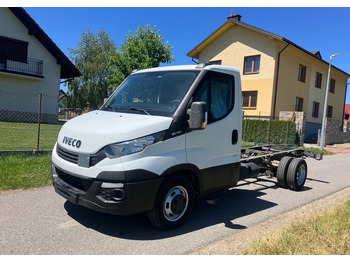 Cab chassis truck IVECO Daily 35c13