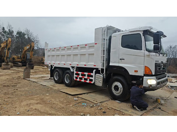 Tipper HINO